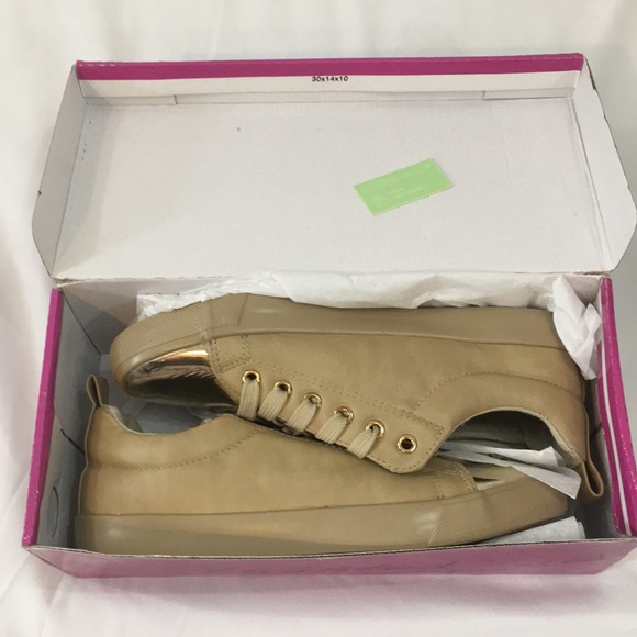 TWISTED womans KIX faux leather metallic sneaker - Picture 7 of 7